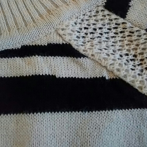 Zebra Stripe Crew Neck Sweater - Picture 2 of 5